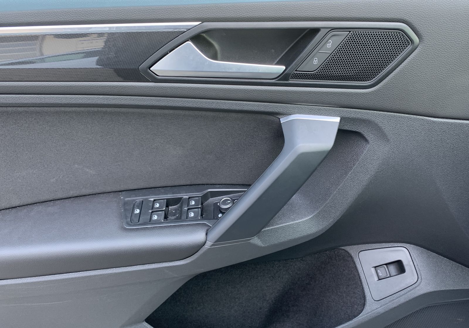 Fahrzeugabbildung Volkswagen Tiguan 2.0 TDI*Highline*4Motion*LED*Cam*STHZ*