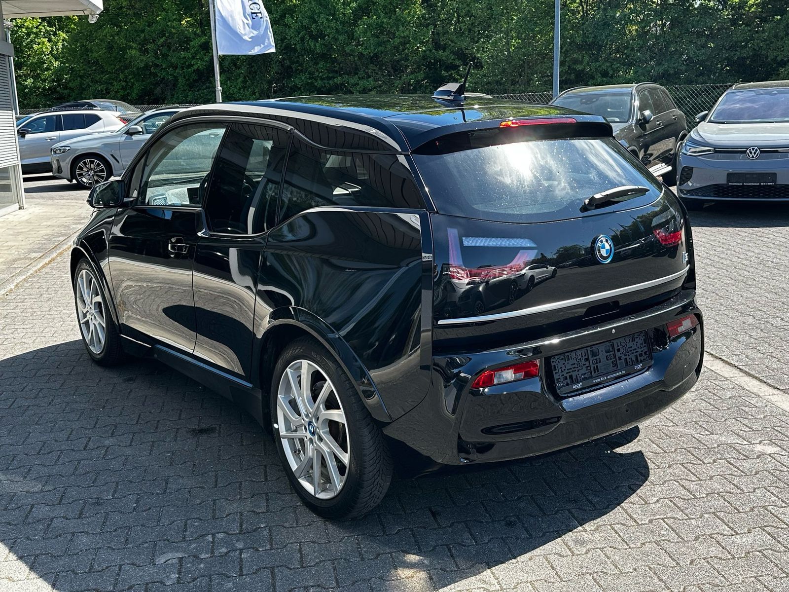 Fahrzeugabbildung BMW i3 s 120Ah PANO+NAVI+LED+SITZHZ+KAMER+TEMP+DAB+M