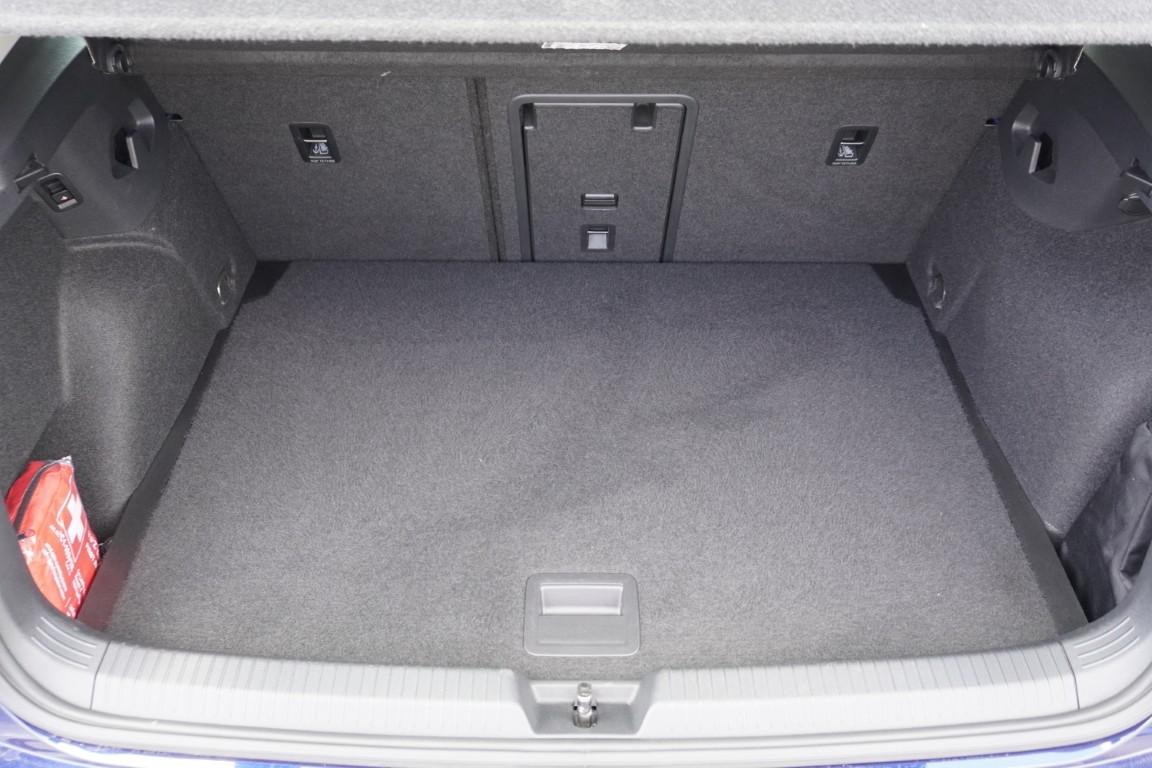 Volkswagen Golf VIII 1.0 TSI Life LED ACC Standheizung AHK, миниатюра 7