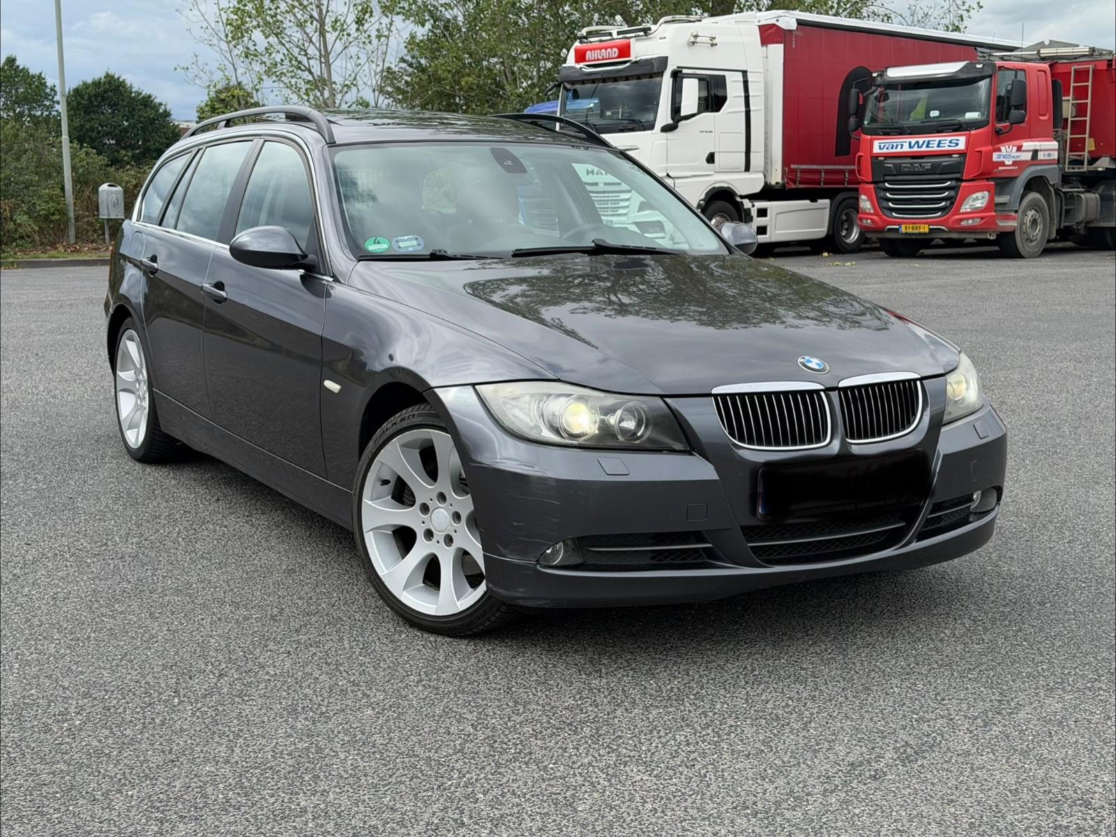 BMW 330, 2006