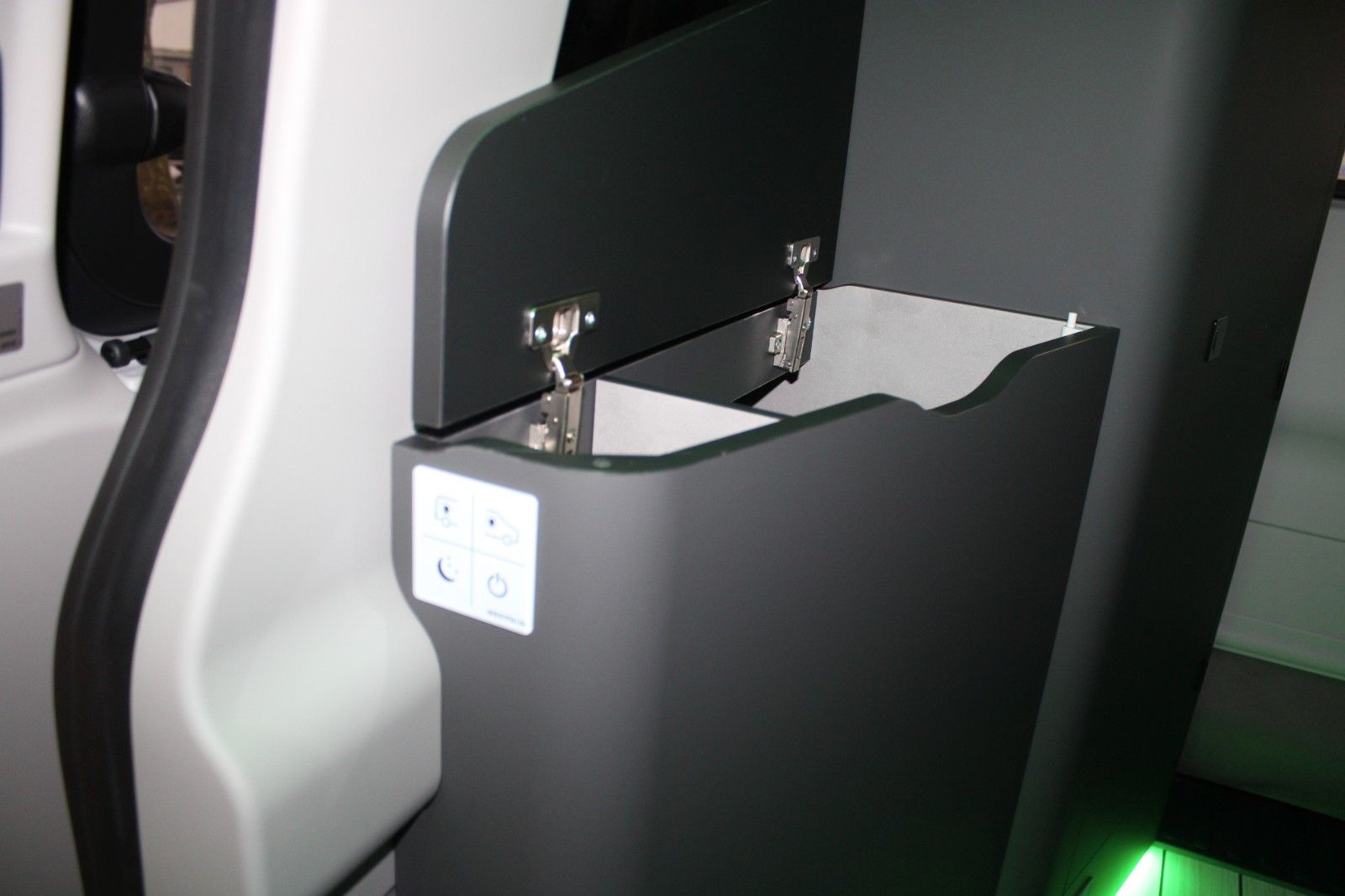 Fahrzeugabbildung Ford NUGGET L1 Active MARKISE + Aufstelldach SOFORT