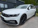 Volkswagen Passat Variant Elegance *R-LINE/MASSAGE/AHK* - Volkswagen Gebrauchtwagen in Hannover