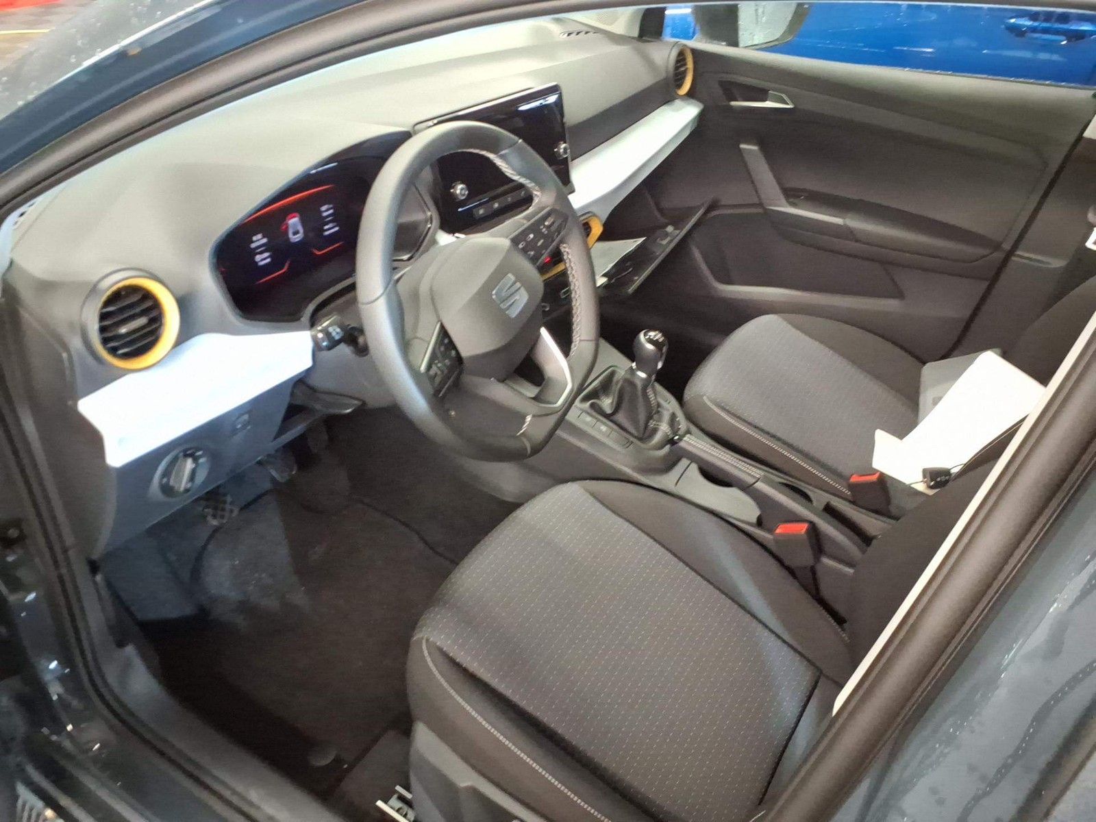 Fahrzeugabbildung SEAT Ibiza TSI Style LED App Connect GRA PDC SH Klima