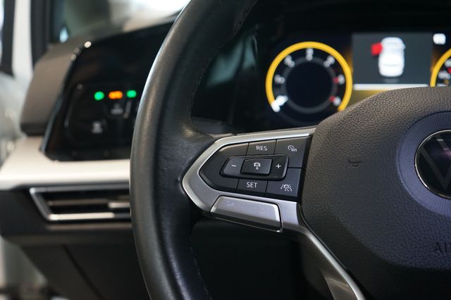 Volkswagen Golf 2.0 TDI Life | Discover Pro | Kamera