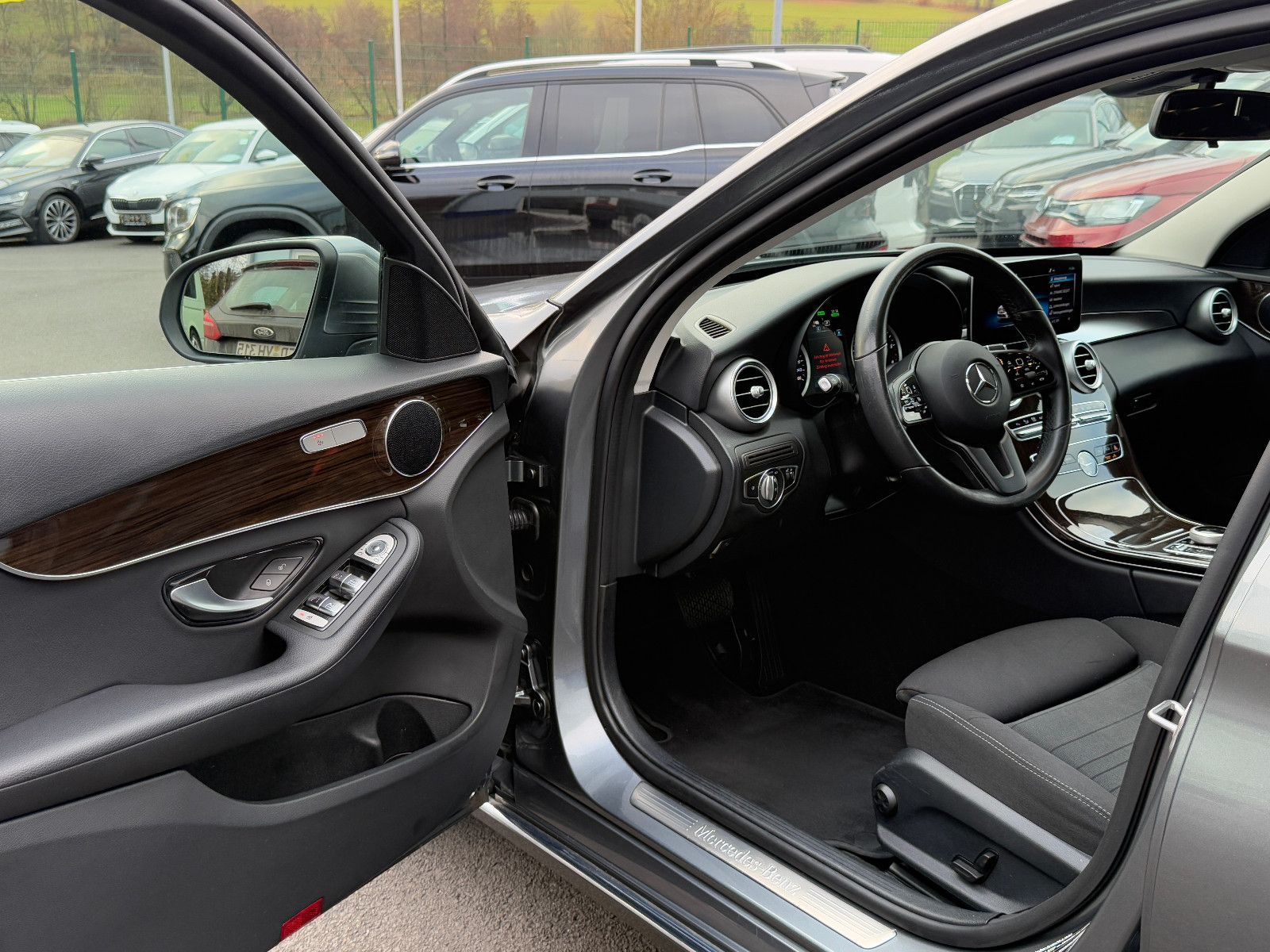 Fahrzeugabbildung Mercedes-Benz C 300de Limo Avantgarde Hybrid 9G DAB GRA Navi