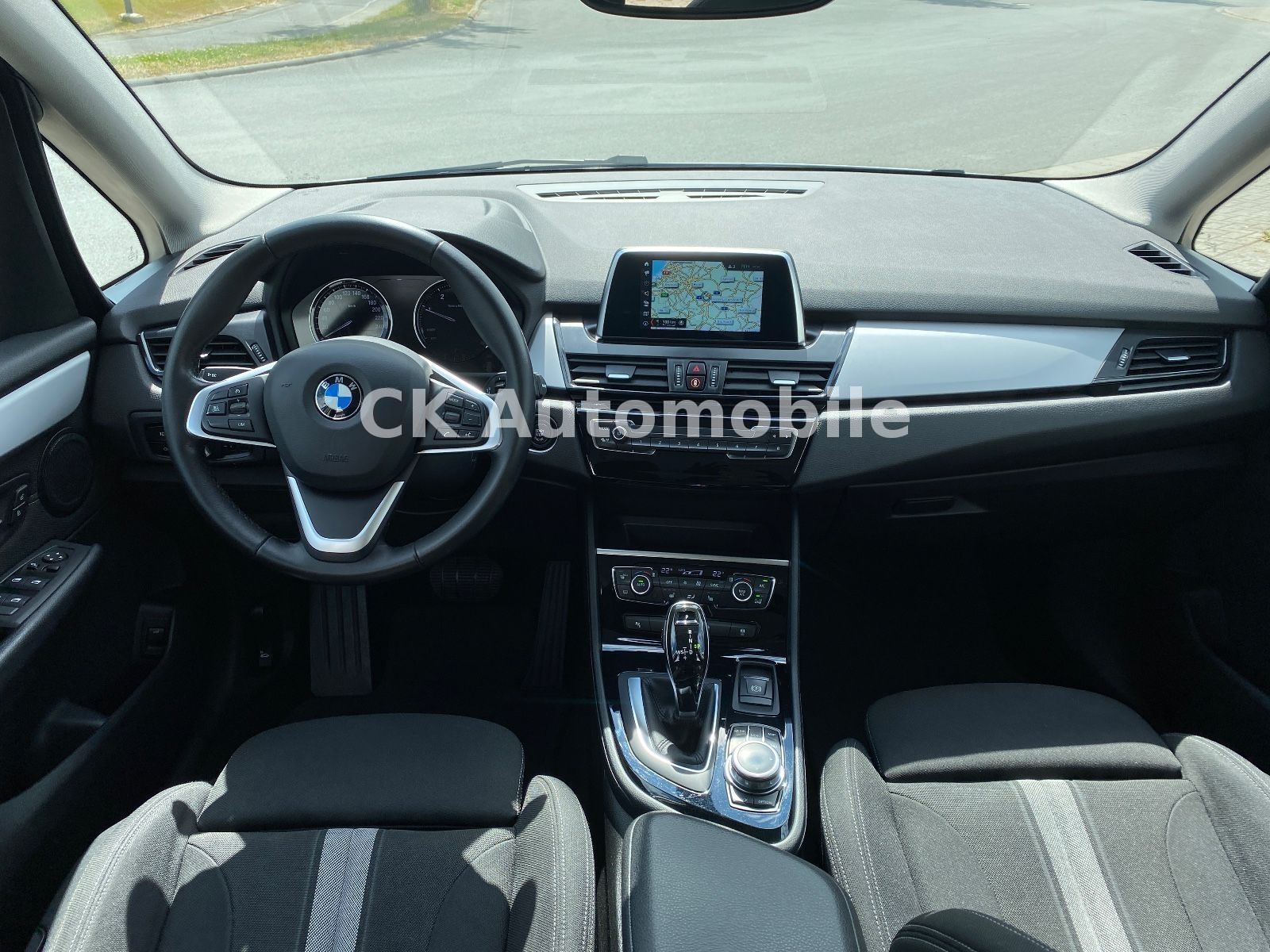 Fahrzeugabbildung BMW 216 d Gran Tourer Advantage/Automatik/Navi/PDC