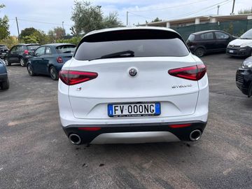 Alfa-Romeo Stelvio - 11