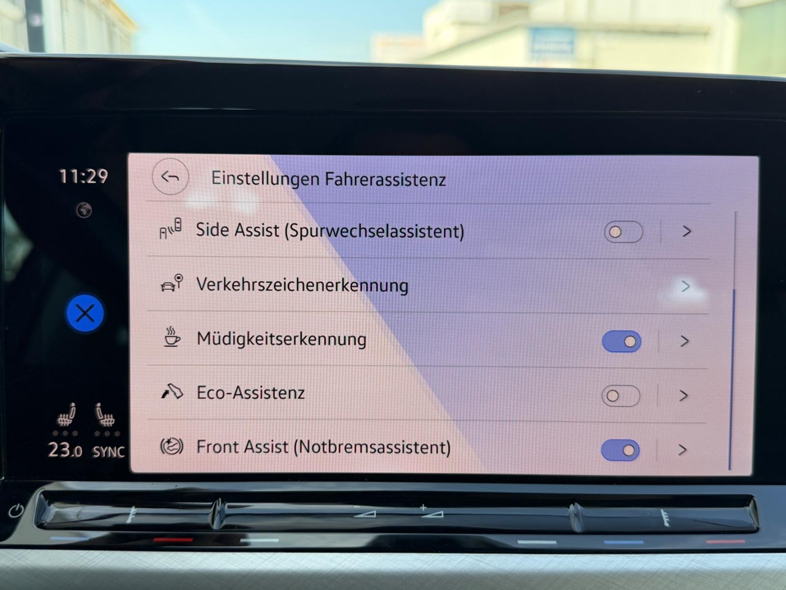 Volkswagen Golf VIII Lim. Life LED/Navi/Kamera/SitzHz/ACC, миниатюра 15