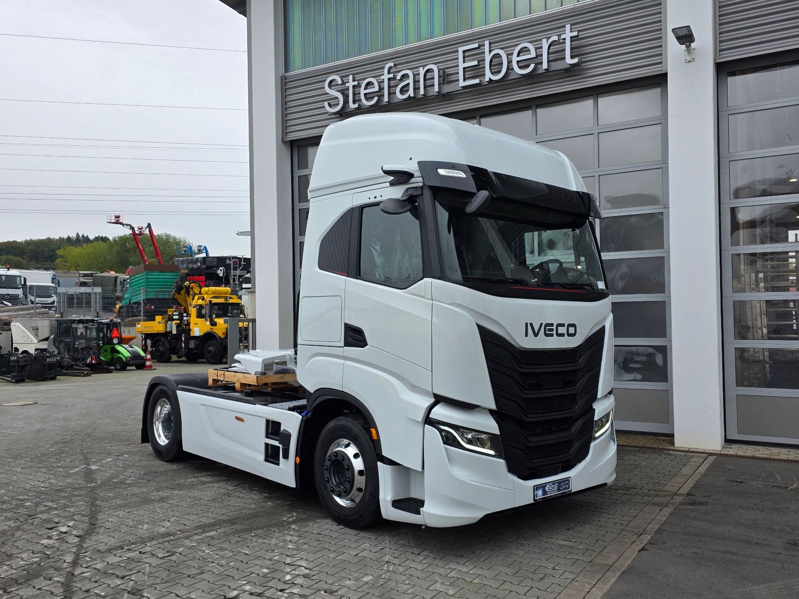 Fahrzeugabbildung Iveco AS440S58T/P, ADR Gefahrgut AT,EXII,EXIII,FL