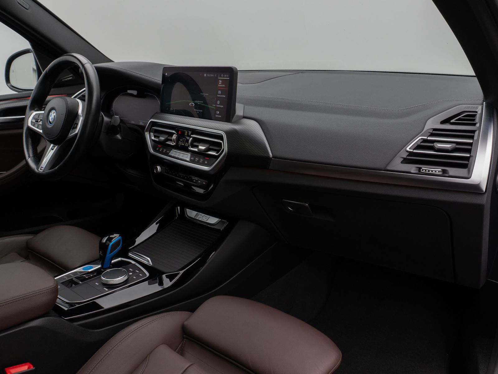 Fahrzeugabbildung BMW iX3 Impressive M Sport Panorama 360°HUD DAB H/K