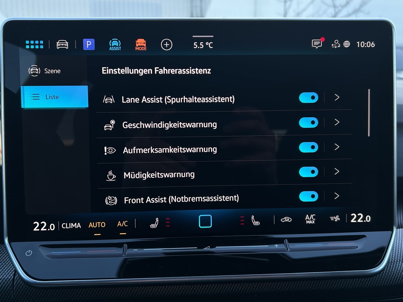 Fahrzeugabbildung Volkswagen Golf VIII Variant R-Line eTSI DSG LED+ ACC AHK S