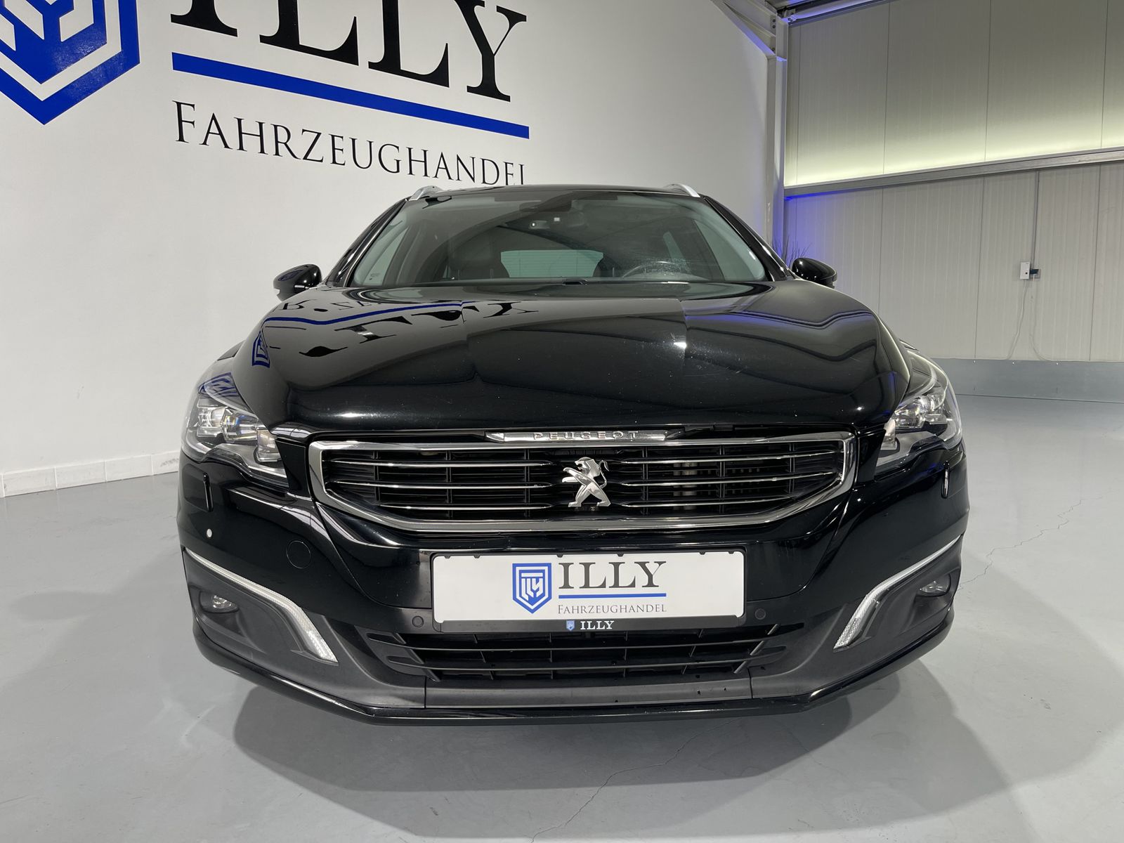 Fahrzeugabbildung Peugeot 508 Allure*AHK*LED*Leder*Pano*STHZ*Navi*