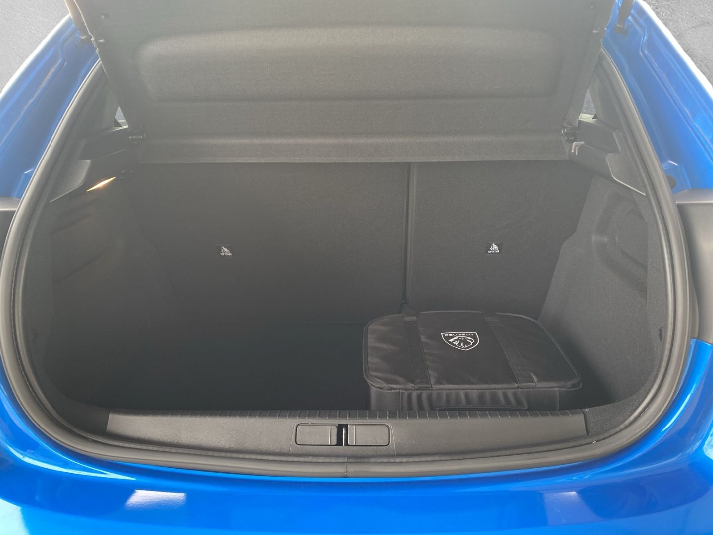 Fahrzeugabbildung Peugeot 208 e- GT Elektromotor 136 *ACC*Kamera*Sitzheizu