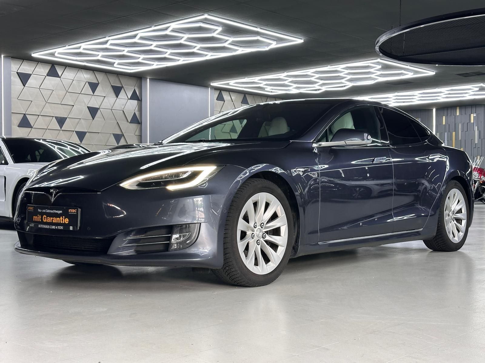 TESLA Model S Dual AWD NAV/SHZ/KAMERA/LUFT/LEDER/LED