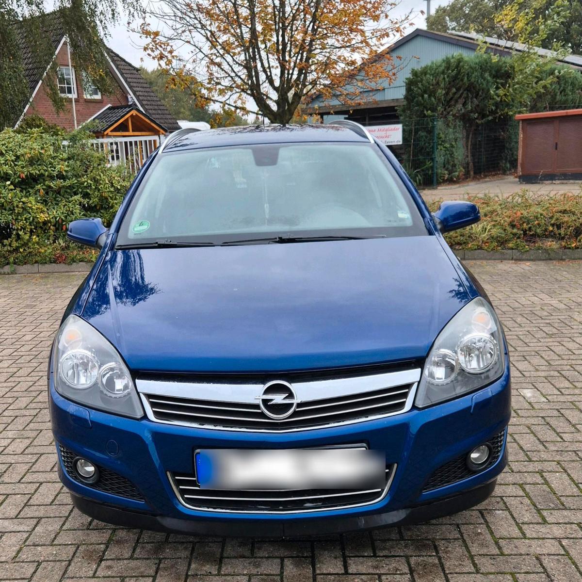 Opel Astra 2009 — photo 13