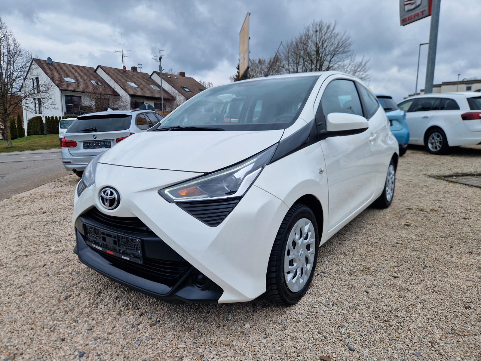 Toyota AYGO X-PLAY 1.HAND/KLIMA/BERGANF./PDC/SR&WR