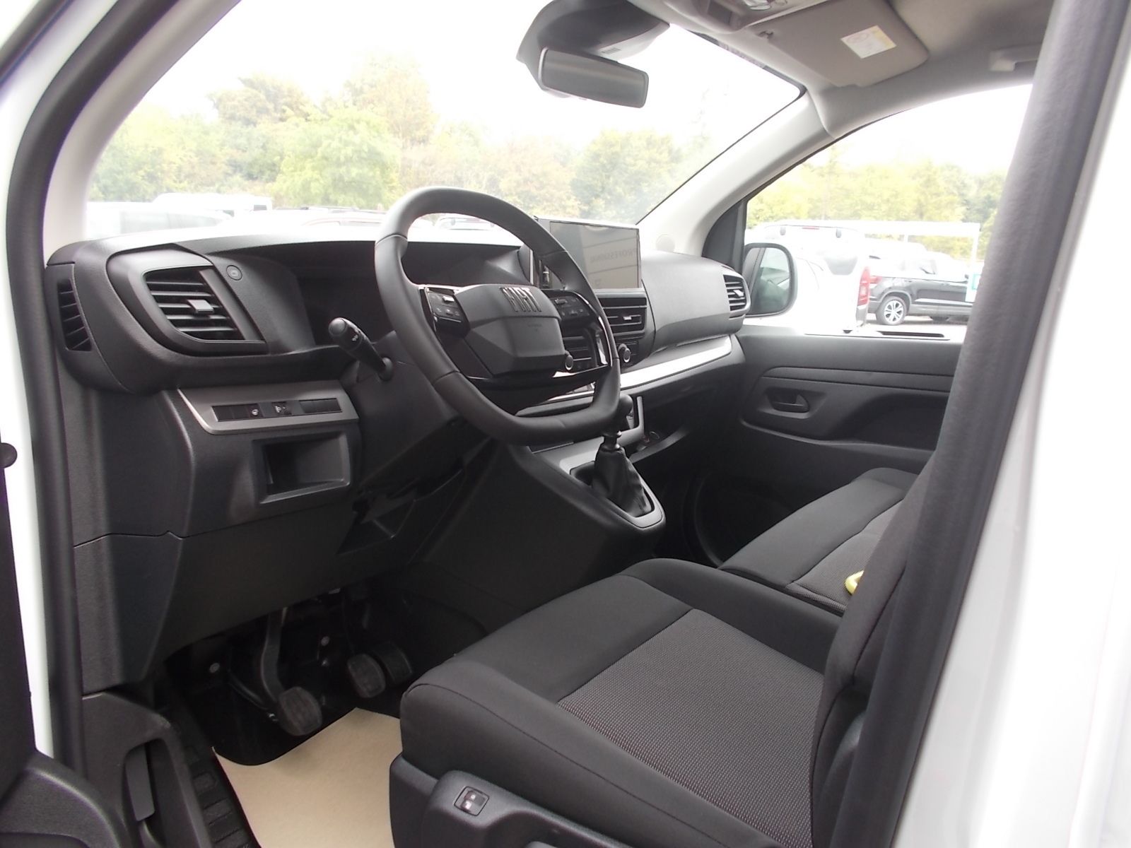 Fahrzeugabbildung Fiat Scudo Flexcab 2.0 BlueHDi L3 Lang 6 Sitze