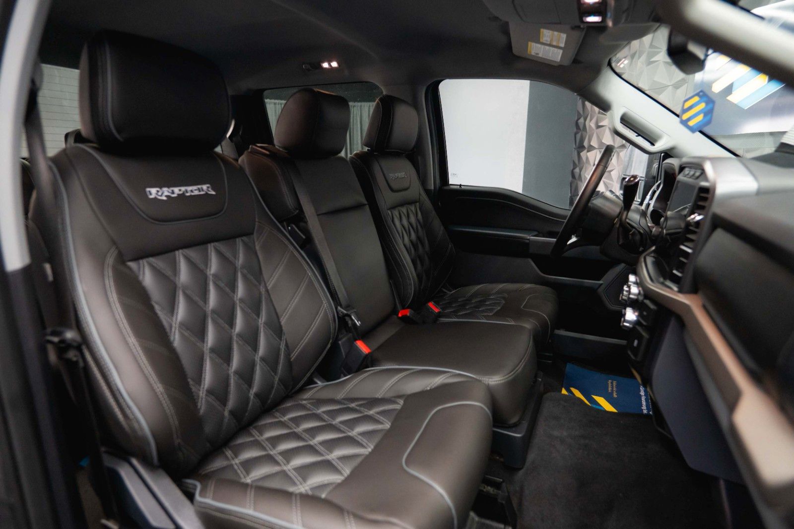 Fahrzeugabbildung Ford F150 5.0L V8 4x4 SuperCrew Longbed RAPTOR 19%