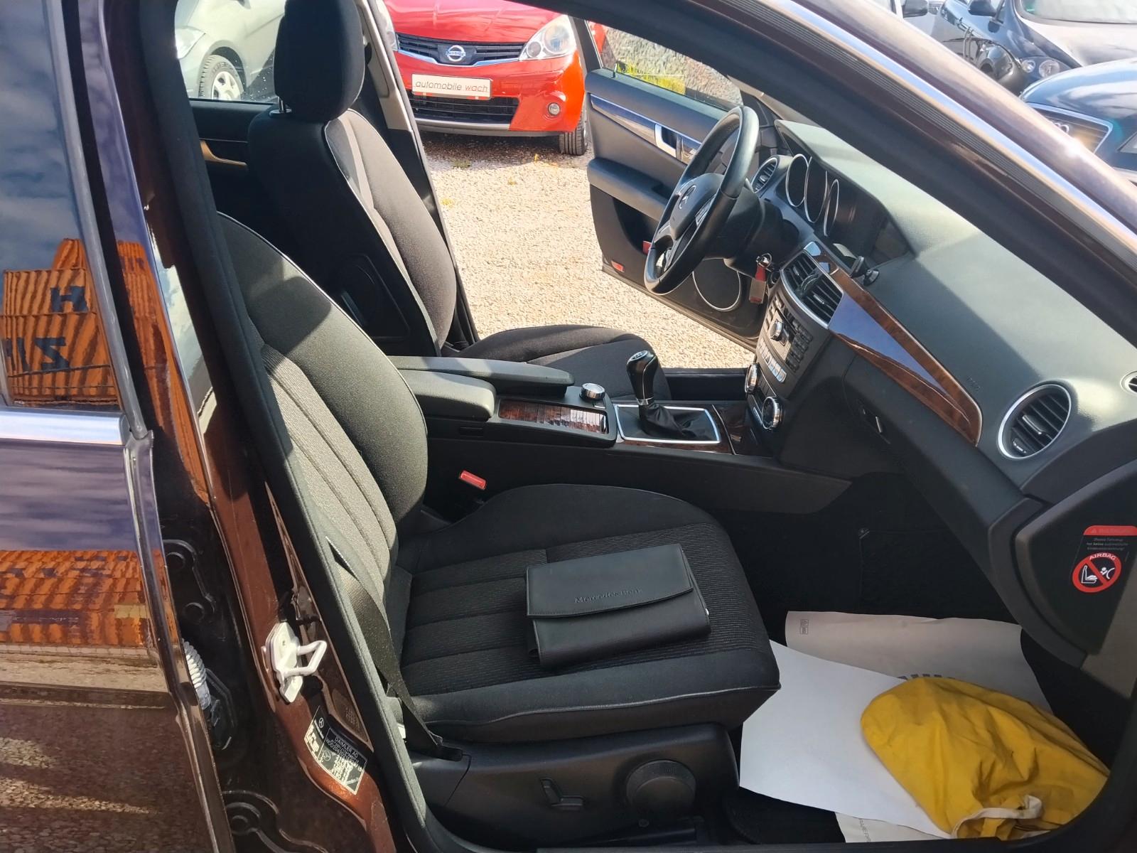 Mercedes-Benz C220 2012 — photo 9