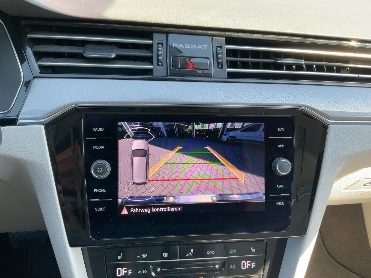 Volkswagen Passat Variant - Bild 17