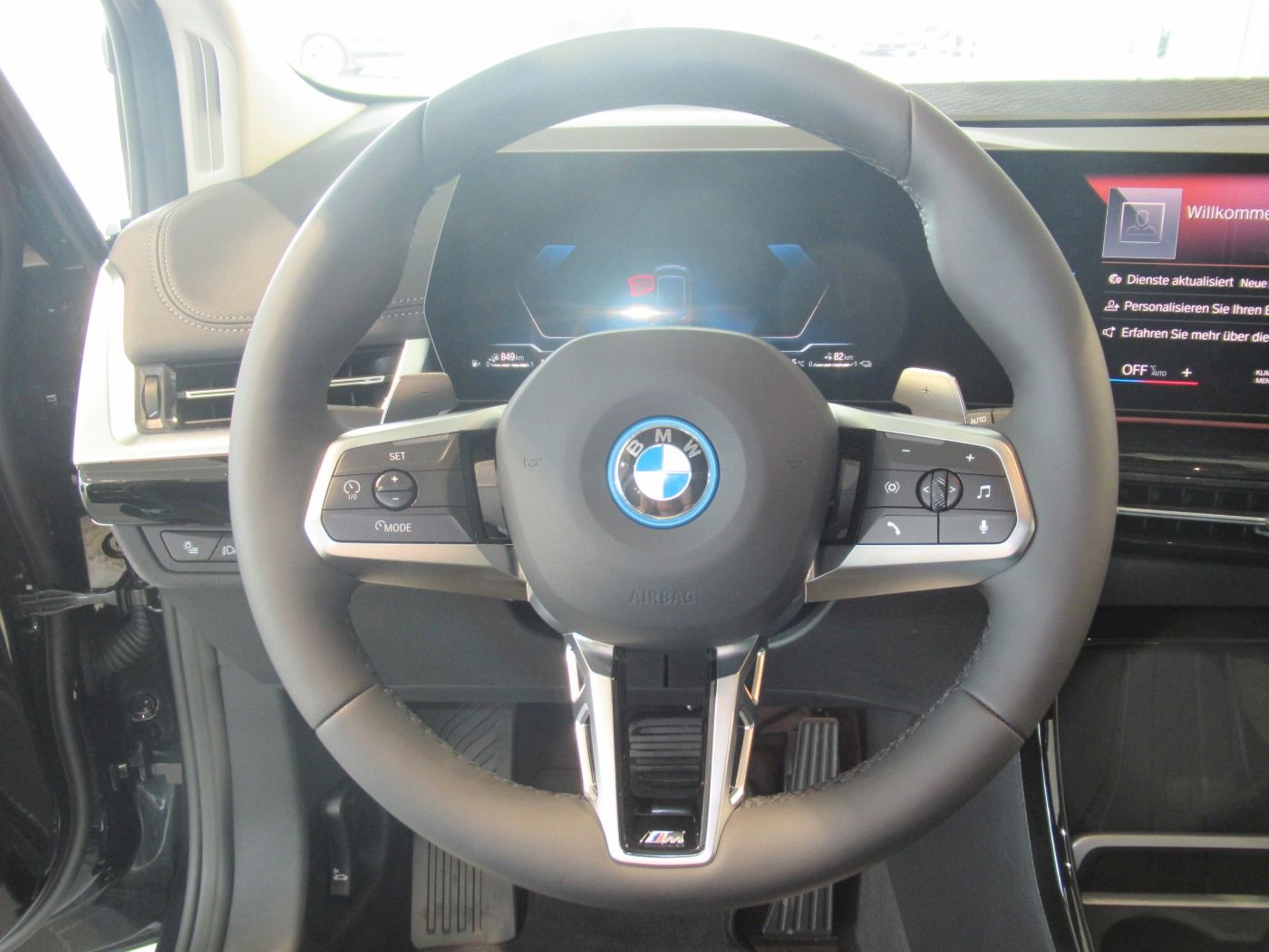 Fahrzeugabbildung BMW 230e xDrive Active Tourer AHK/ACC/RFK/SportSitze