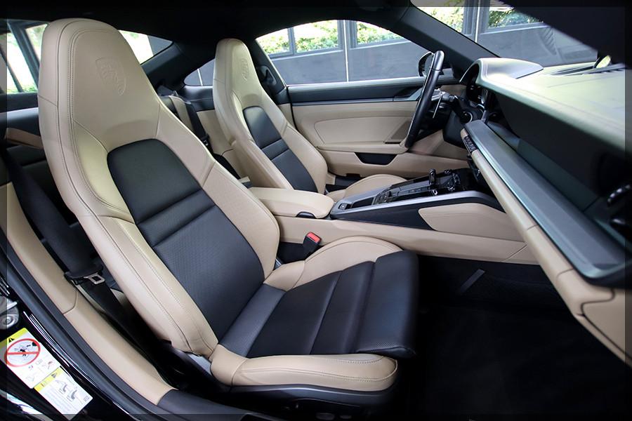 Porsche 911 Carrera PANO / CAM / PDC / APPROVED