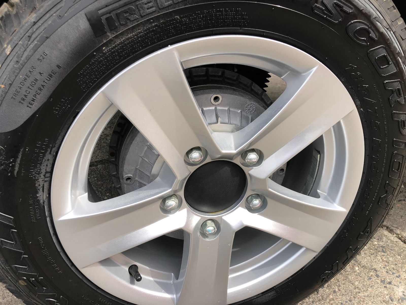 Fahrzeugabbildung Lada NIVA LEGEND "PREMIUM PLUS"! AET-Kollektion 2026!