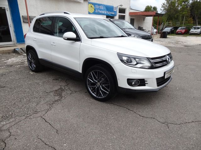 Fahrzeugabbildung Volkswagen Tiguan Sport Style 4Motion/Xenon/SitzH/PDC/Leder