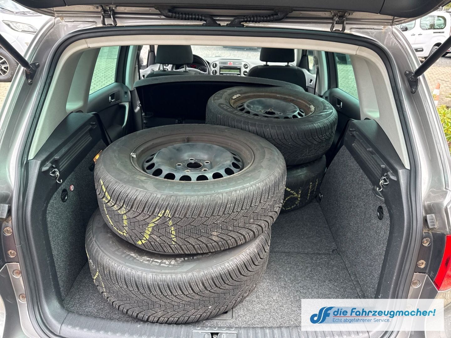 Fahrzeugabbildung Volkswagen Tiguan Sport & Style 4Motion El. Panodach *EXPO