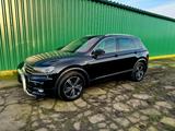 Volkswagen Tiguan 2.0 TSI R-LINE DSG 4MOTION AHK STANDHEIZU
