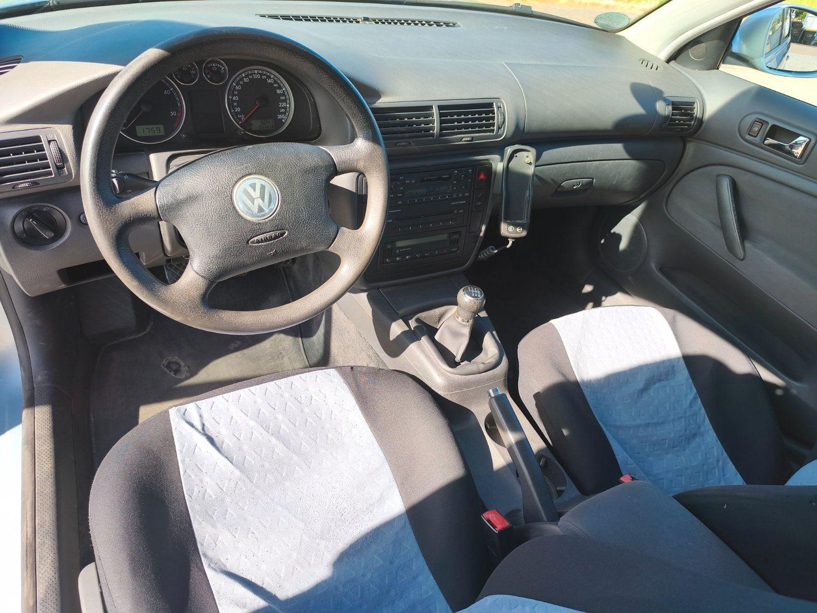 Volkswagen Passat 2004 — photo 9