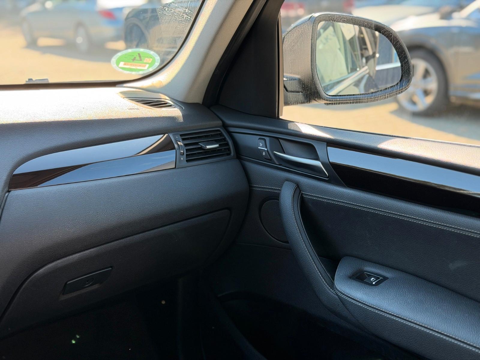 BMW X3 xDrive 20 i xLine Garantie*1.Hand*Kamera*Navi