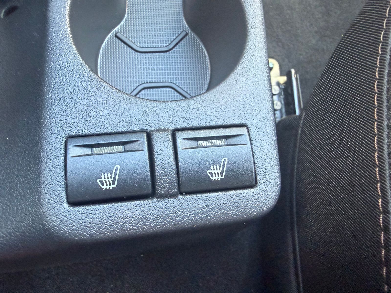 Fahrzeugabbildung Lada Niva LEGEND URBAN "PREMIUM PLUS"!