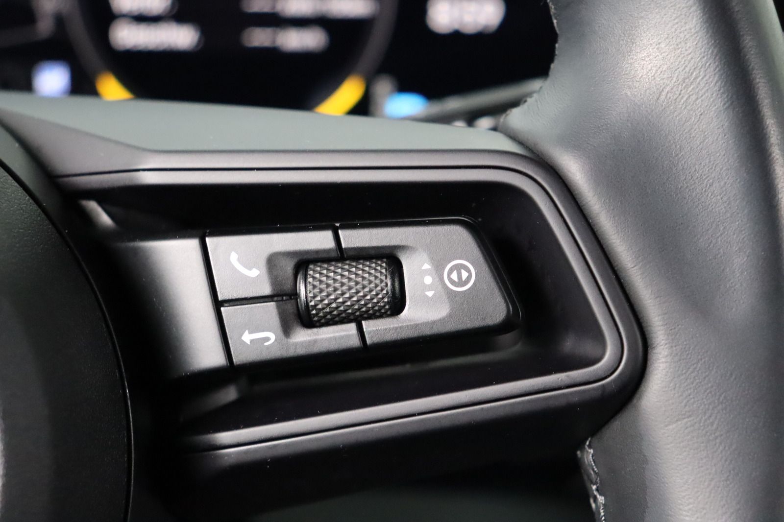 Fahrzeugabbildung Porsche Taycan 4 Cross Turismo * Luftfederung * LED