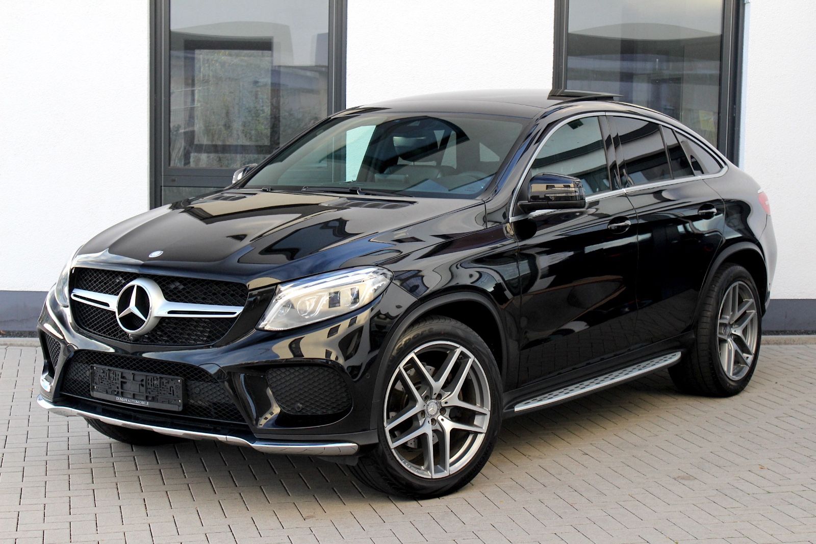 MERCEDES-BENZ GLE 350 d Coupe 4M **AMG-STYLING PANO 21 ZOLL**