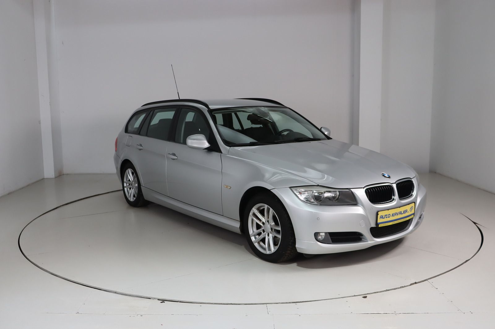 Fahrzeugabbildung BMW 320 d Touring