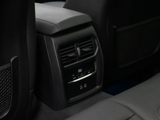Foto Nummer 30: BMW 318d