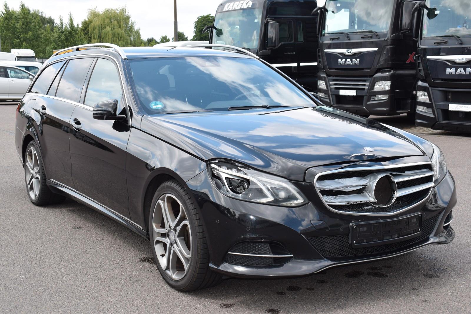 Mercedes-Benz E 220 CDI  T-Modell E 220 CDI Avantgarde AHK