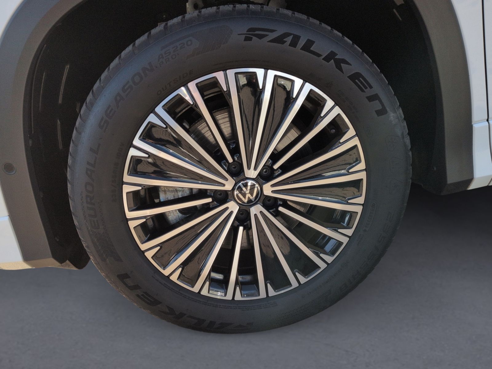 Tayron 1.5 eTSI eHybrid DSG Life KAMERA+DCC+