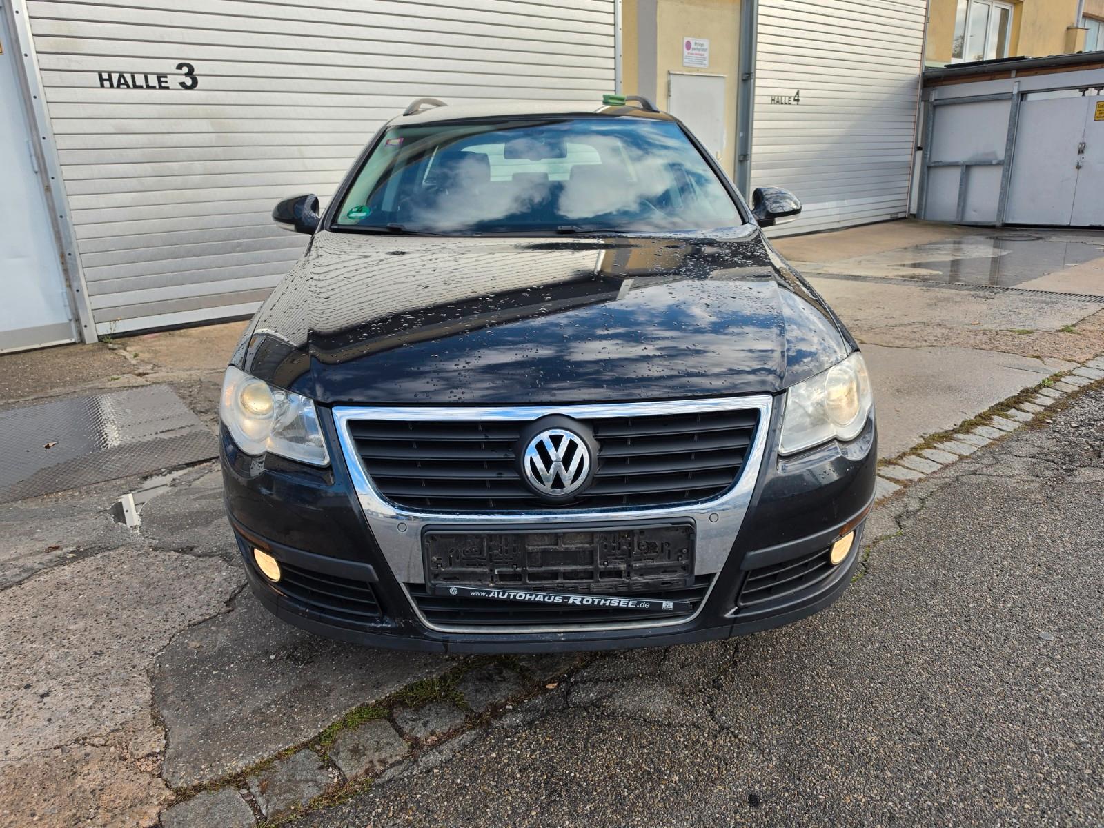 Volkswagen Passat 2009 — rear view