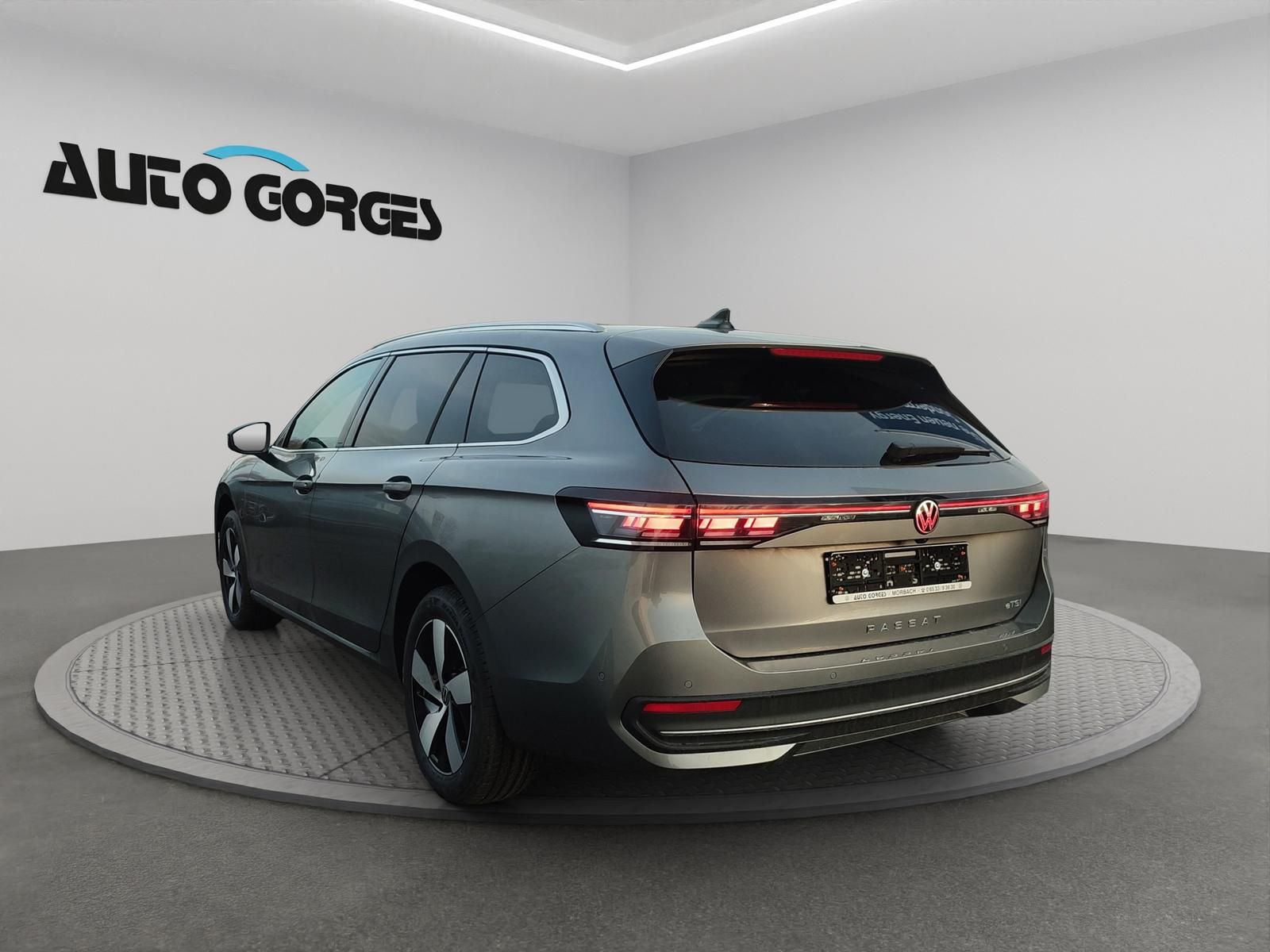 Volkswagen Passat - Bild 2