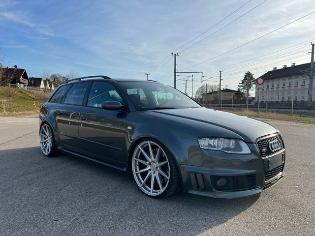 Audi RS4 4.2 quattro Avant -