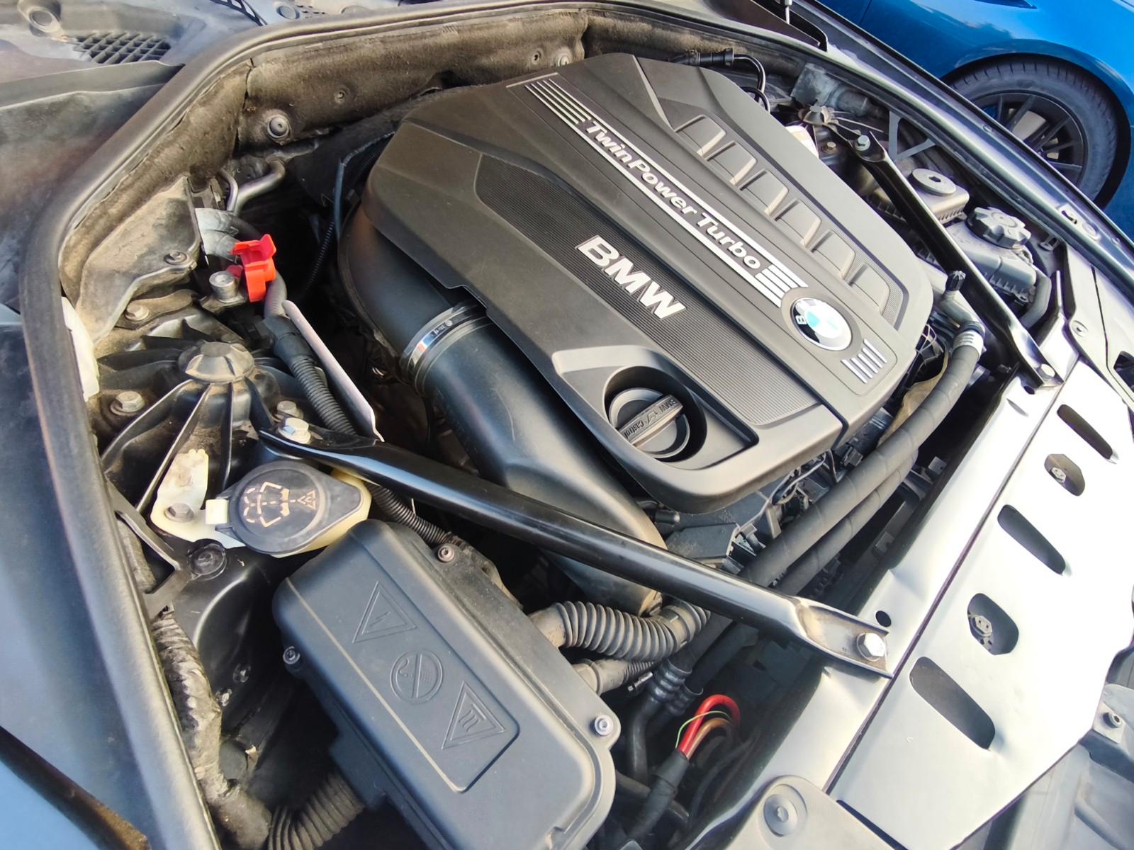 BMW 530d xDrive Touring, schwarz, Kombi, Navi, Leder