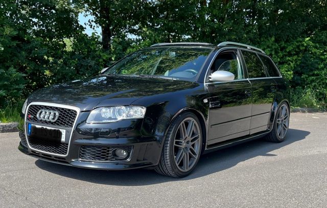 Audi RS4 B7 Avant V8 Handschalter