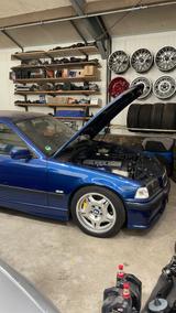 BMW E36 328i limousine - BMW 328 aus 1996: 328i