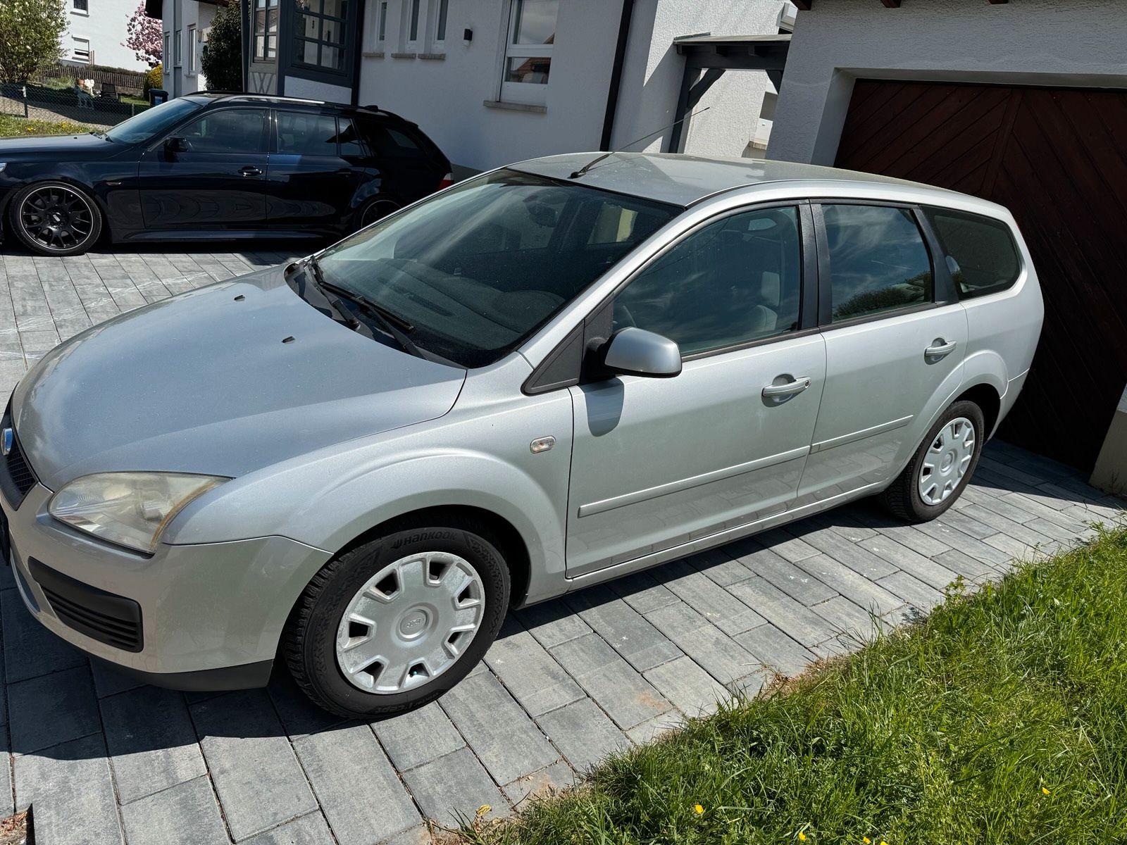 Ford Focus 2007 — rear view