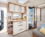 Hobby De Luxe  545 KMF mit WIGO Rolli Plus Vorzelt  - Separate Dusche Wohnwagen Mit