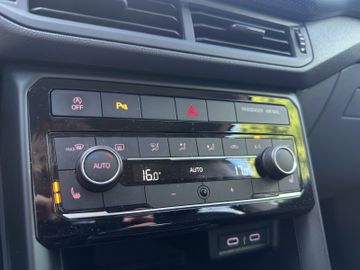 Volkswagen T-CROSS TSI 1.0 KAMERA CARPLAY SHZ