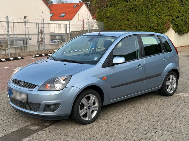 Ford Fiesta*SCHMUCKSTÜCK*NEUWAGEN ZUSTAND*