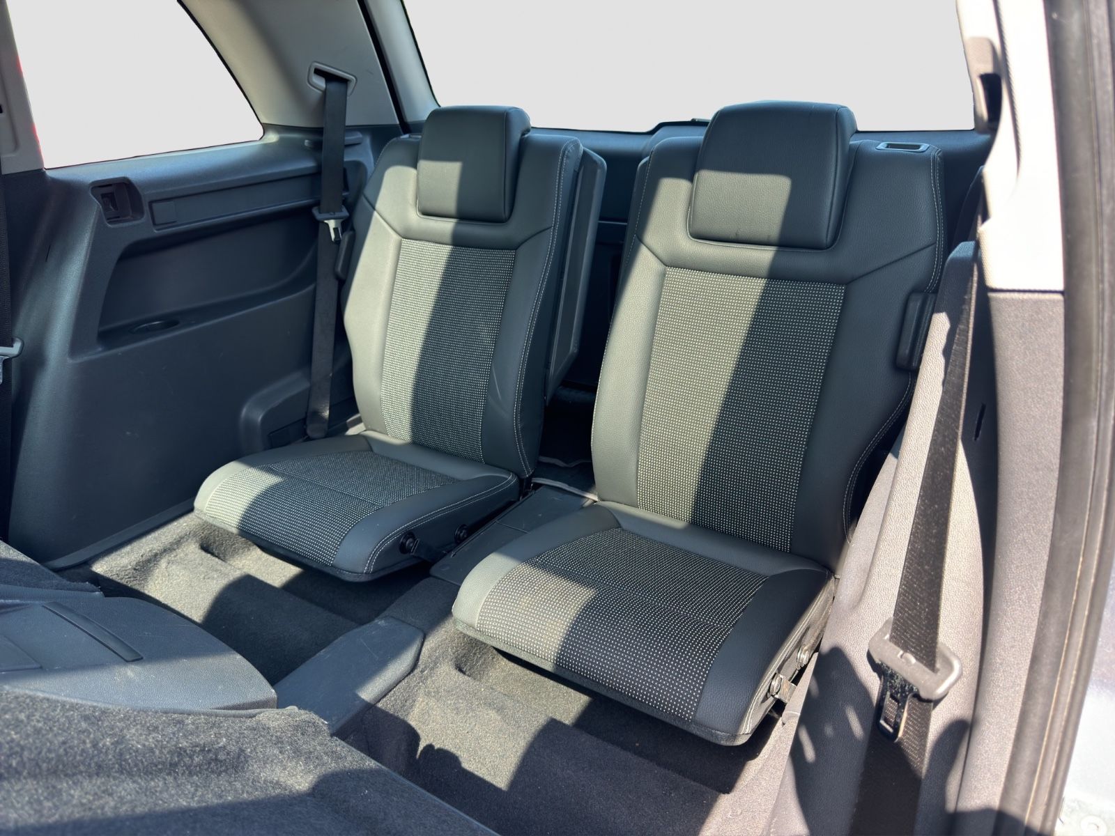 Fahrzeugabbildung Opel Zafira B Cosmo/7. Sitzer/Klimaautom./Pano./TÜV